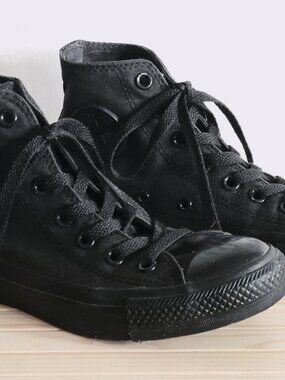 CONVERSE All Star Triple Black/Mono Hi Top Sneakers Women's sz 6 / 23cm